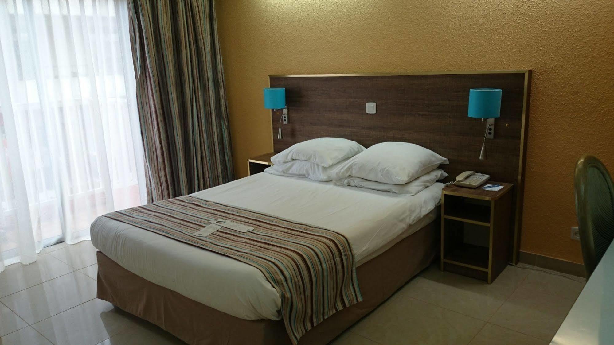Hôtel Amazonia Cayenne Buitenkant foto